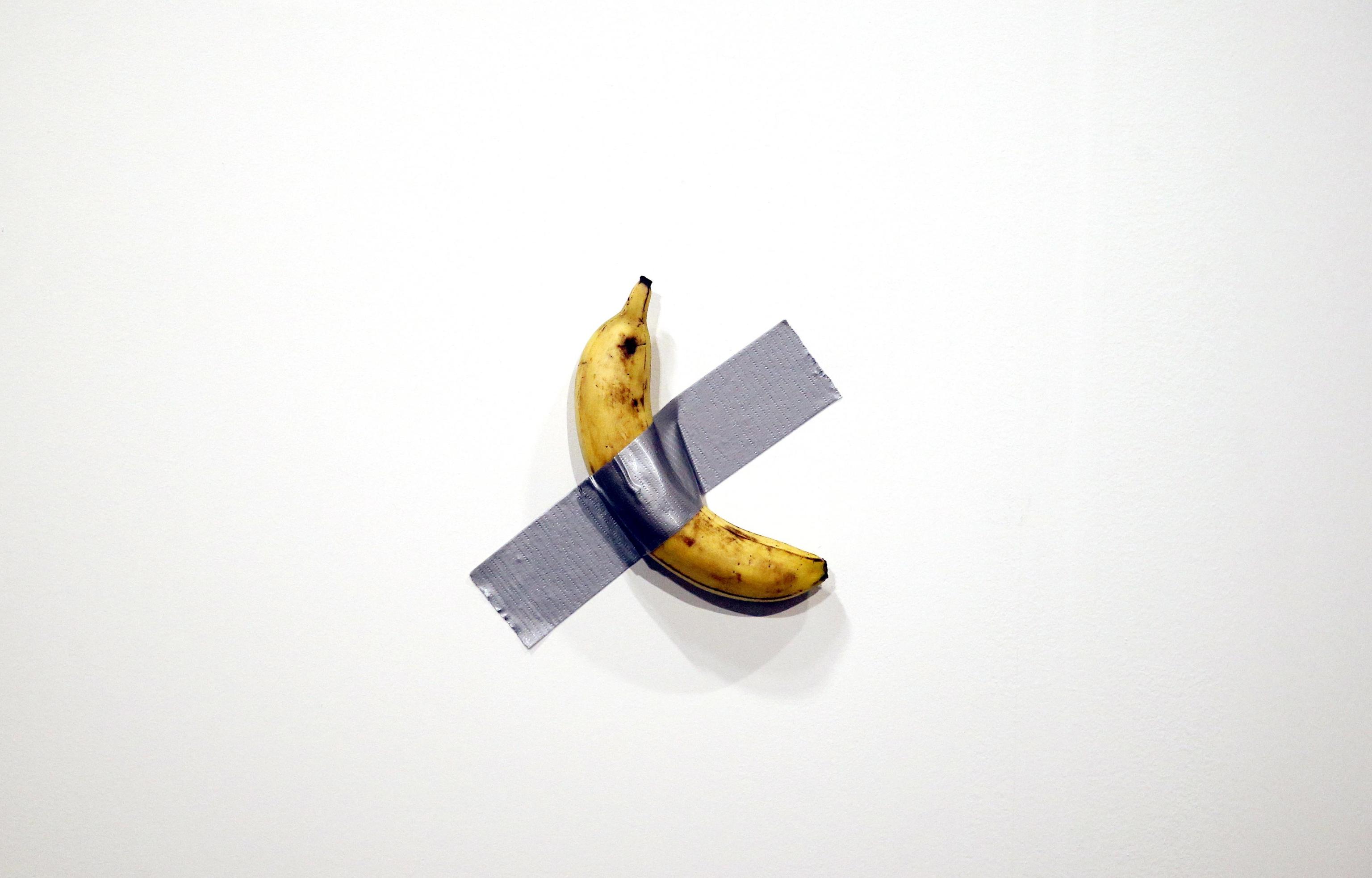 img: Cattelan's Banana Fetches $6.2 Million at Auction